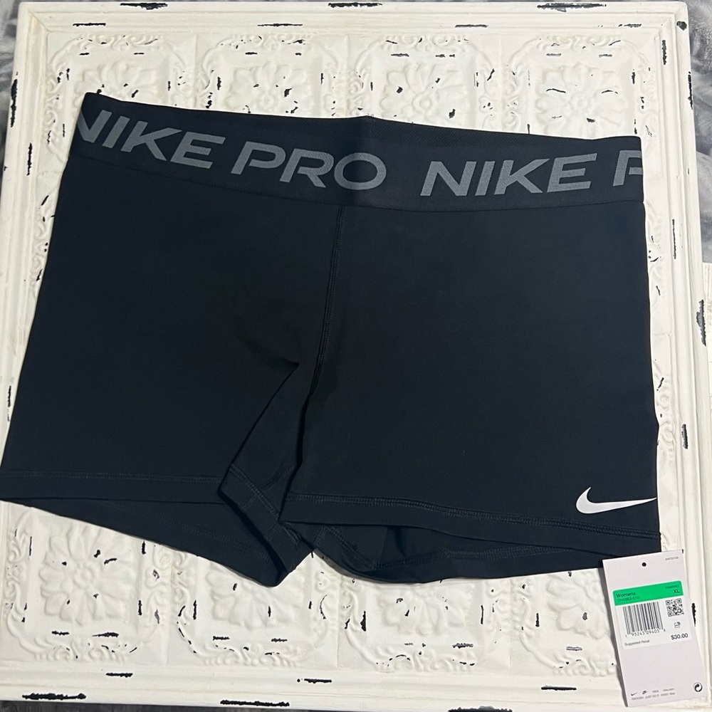 XL Nike Pros New With Tags